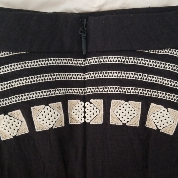 BCBG skirt - Picture 3 of 4
